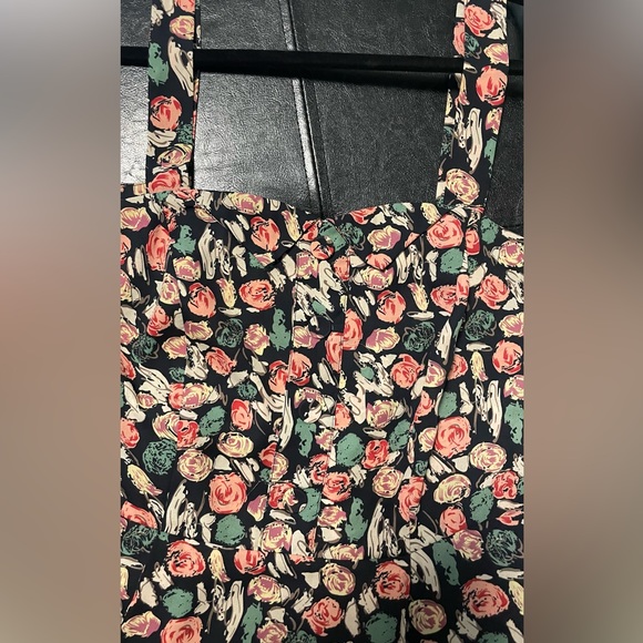 💚 FOREVER 21 Plus Lined Floral Dress; size XL
Wear it by layering! - Picture 7 of 8